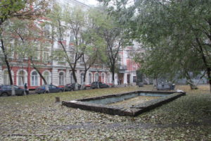 Власти Новосибирска благоустроят сквер на Челюскинцев