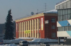 На улице Хмельницкого пилят реликтовые деревья