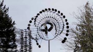 На набережной Новосибирска появилась кинетическая скульптура
